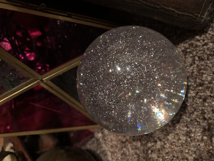 Stunning Beautiful Glitter Contact Ball!